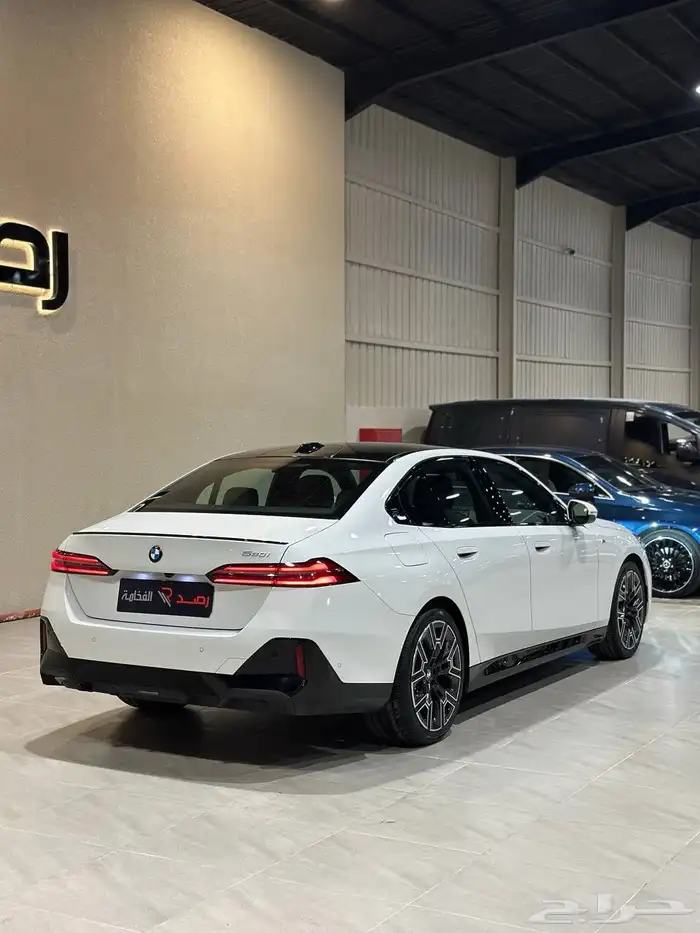 بي ام دبليو 520i kit M 2025 بلاك ادشن . رصد الفخامة 10