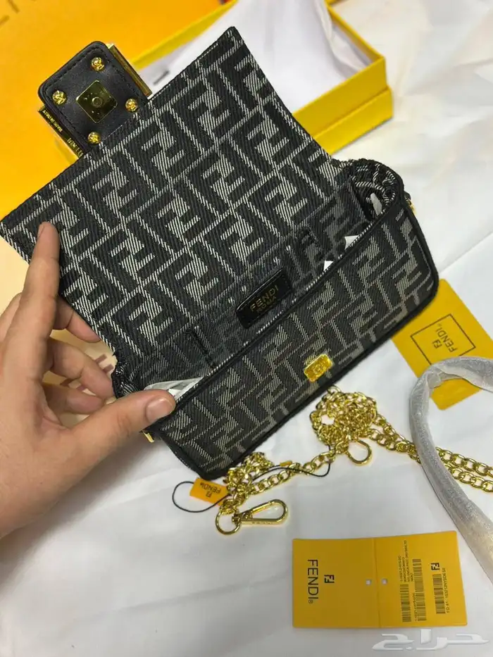 شنط تقليد ماركه هاي كواليتي والماستر وإكسسوارات 28