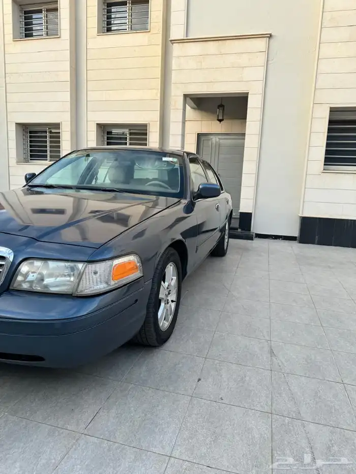 فورد كراون فكتوريا 1