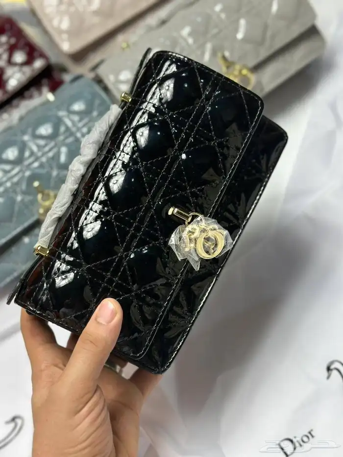 شنط تقليد ماركه هاي كواليتي والماستر وإكسسوارات 36