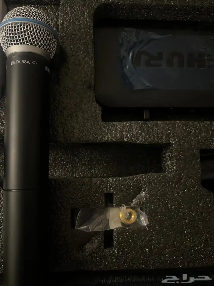 مايك لاسلكي من شور مستخدم شبه جديد 1