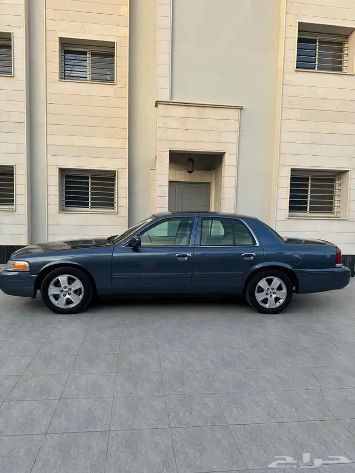 فورد كراون فكتوريا 2