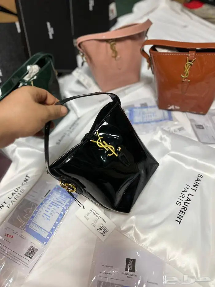 شنط تقليد ماركه هاي كواليتي والماستر وإكسسوارات 39