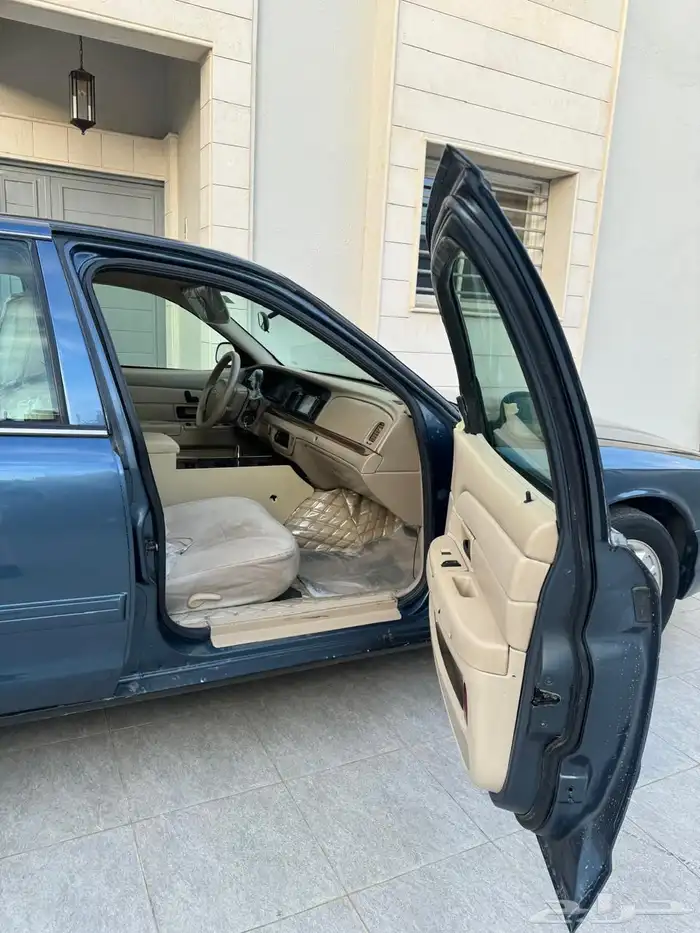 فورد كراون فكتوريا 5