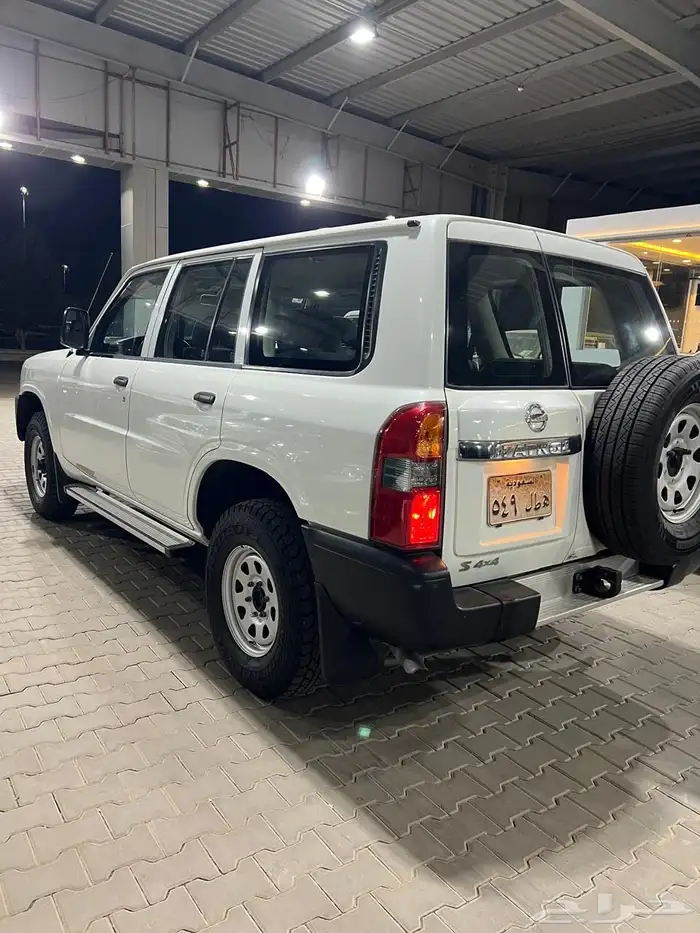 جيب نيسان اربع ابواب موديل 2009 6