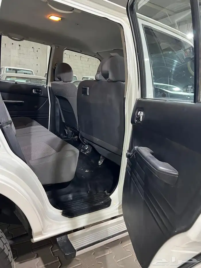 جيب نيسان اربع ابواب موديل 2009 4