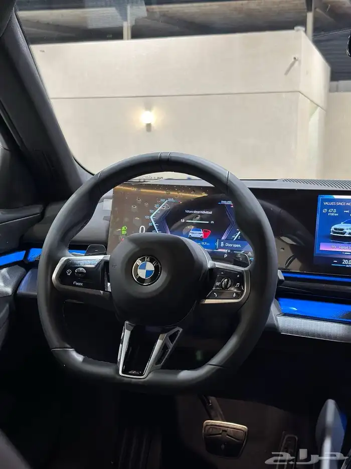 بي ام دبليو 520i kit M 2025 بلاك ادشن . رصد الفخامة 13