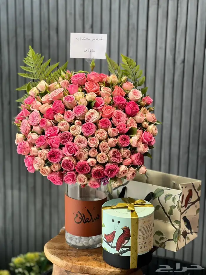 هدايا   ورد  ورد طبيعي  وردصناعي  باقة ورد  تغليف 27