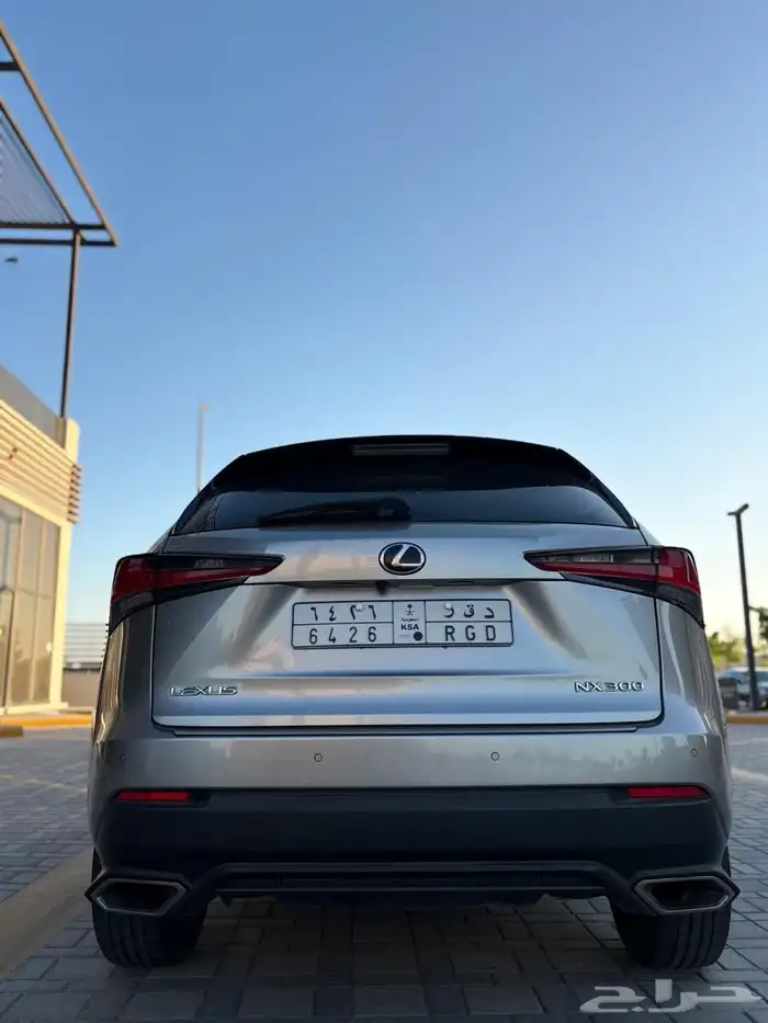 لكزس NX 300 2020 13