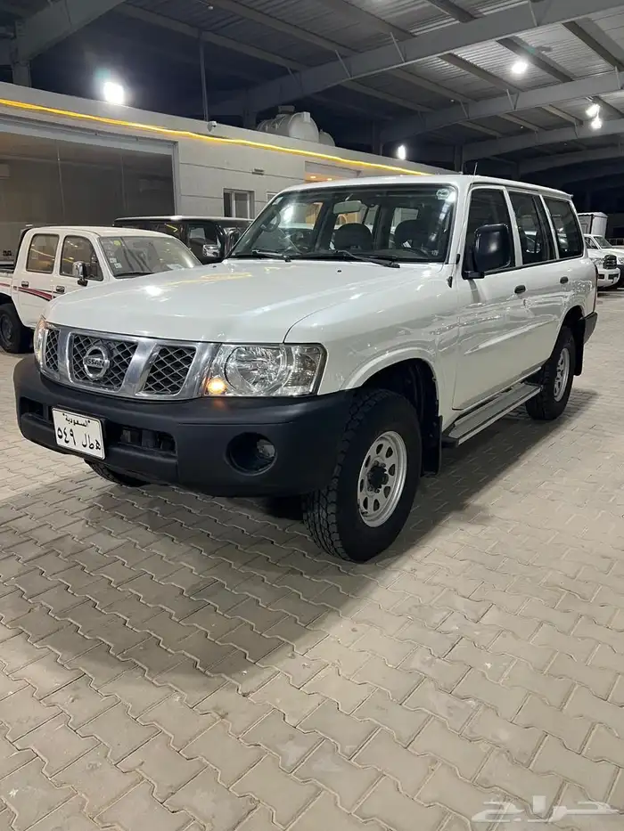 جيب نيسان اربع ابواب موديل 2009 0