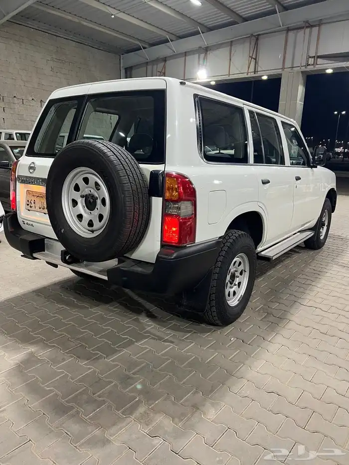 جيب نيسان اربع ابواب موديل 2009 2