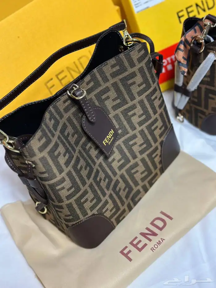 شنط تقليد ماركه هاي كواليتي والماستر وإكسسوارات 43