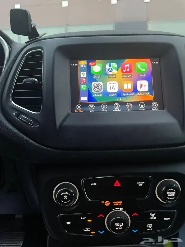 Jeep 2019 نظيف للبيع 9