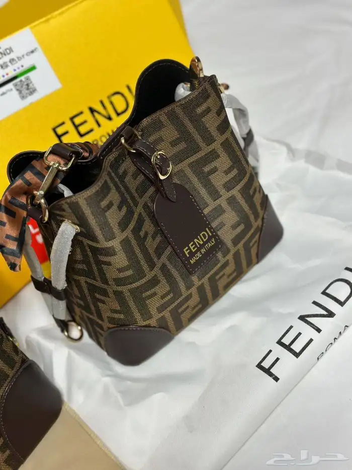 شنط تقليد ماركه هاي كواليتي والماستر وإكسسوارات 61