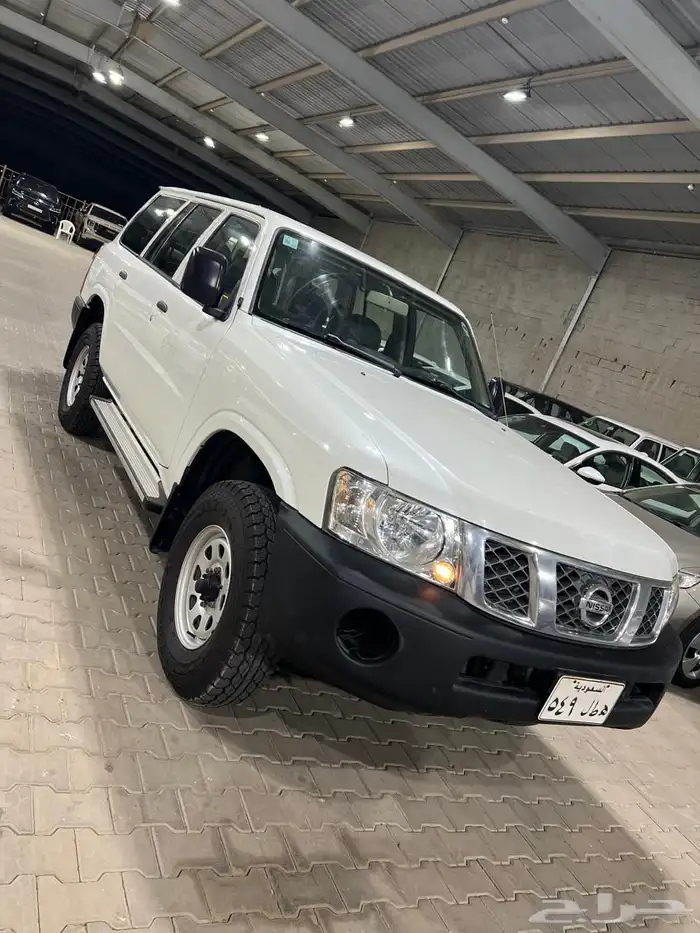 جيب نيسان اربع ابواب موديل 2009 1