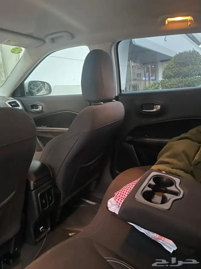 Jeep 2019 نظيف للبيع 3