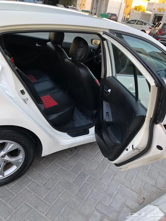 كيا سيراتو موديل 2014 هاتشباك كامله 13