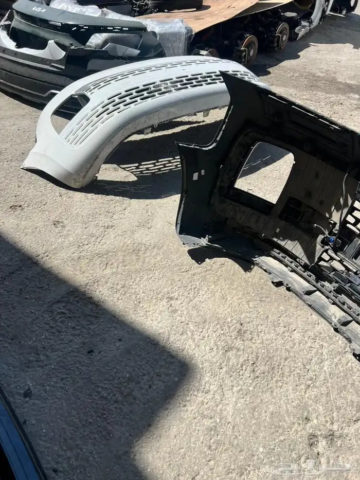 للبيع قطع غيار ستاريا 2024 2