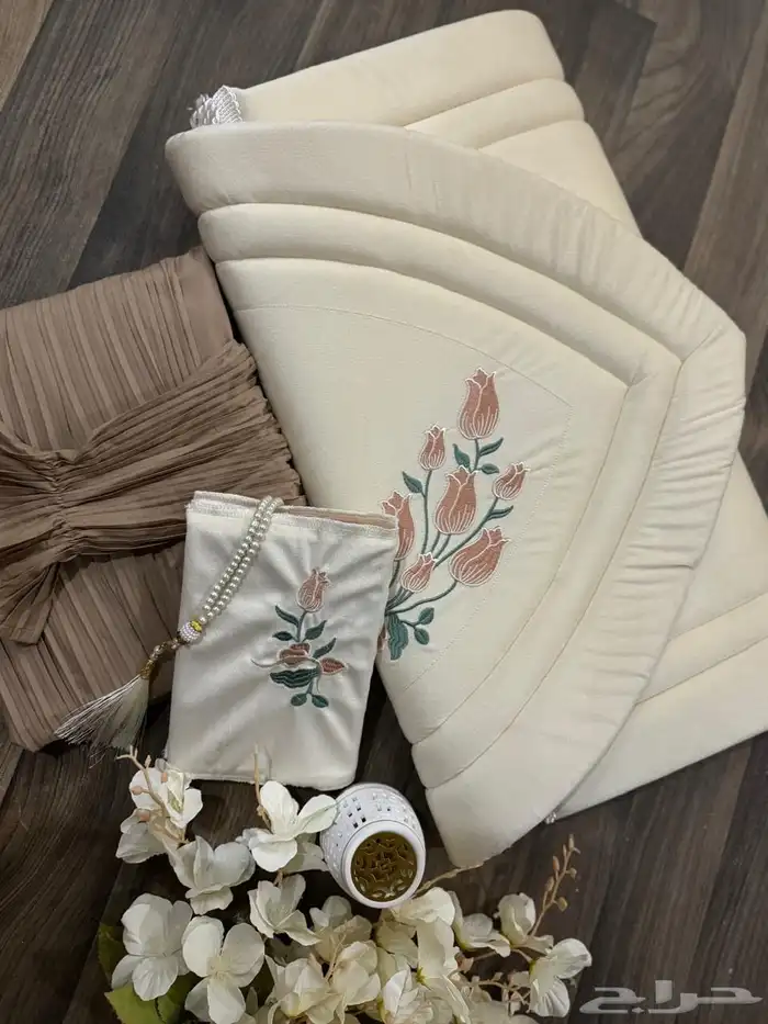 طقم صلاه نسائي 3