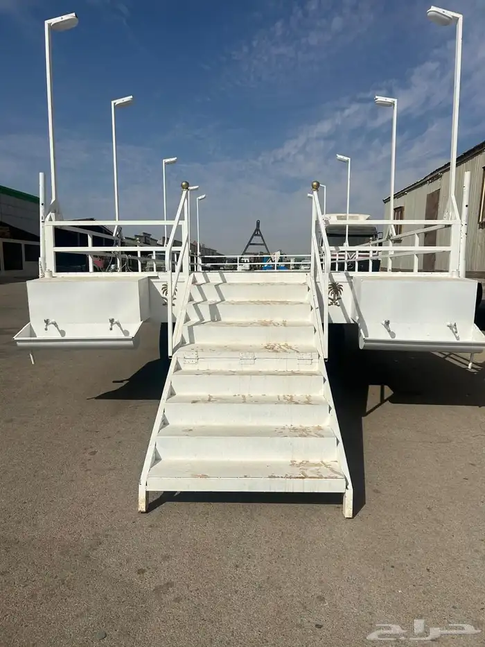 للبيع دكة نظيف الطول 13 1