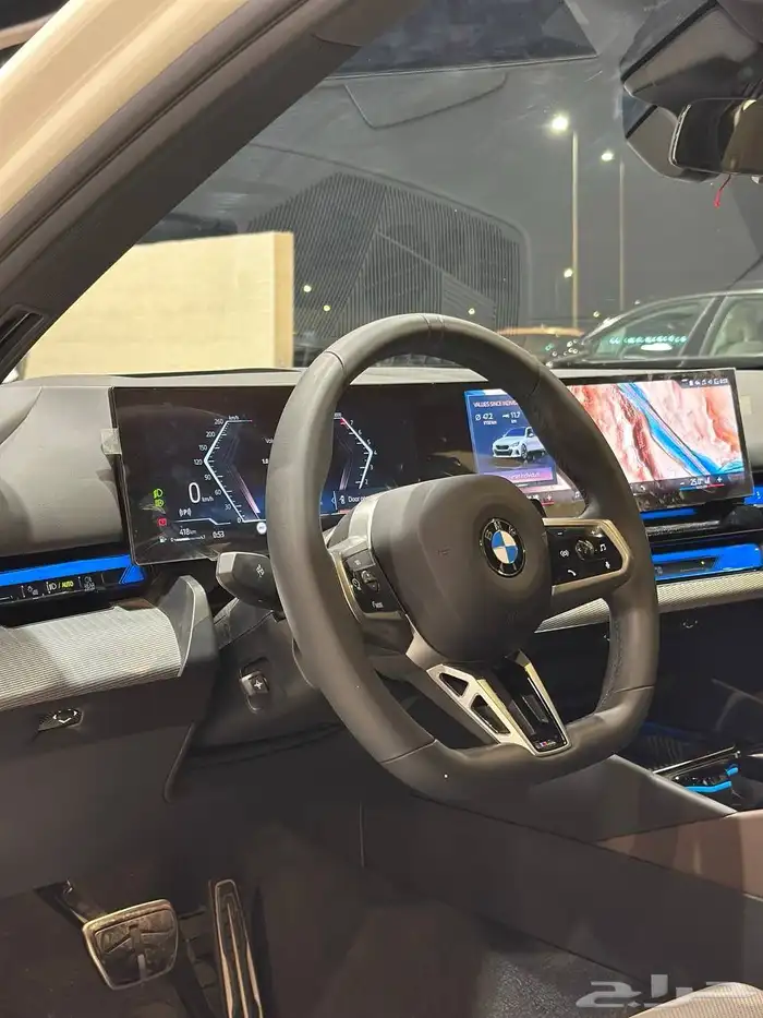 بي ام دبليو 520i kit M 2025 بلاك ادشن . رصد الفخامة 14