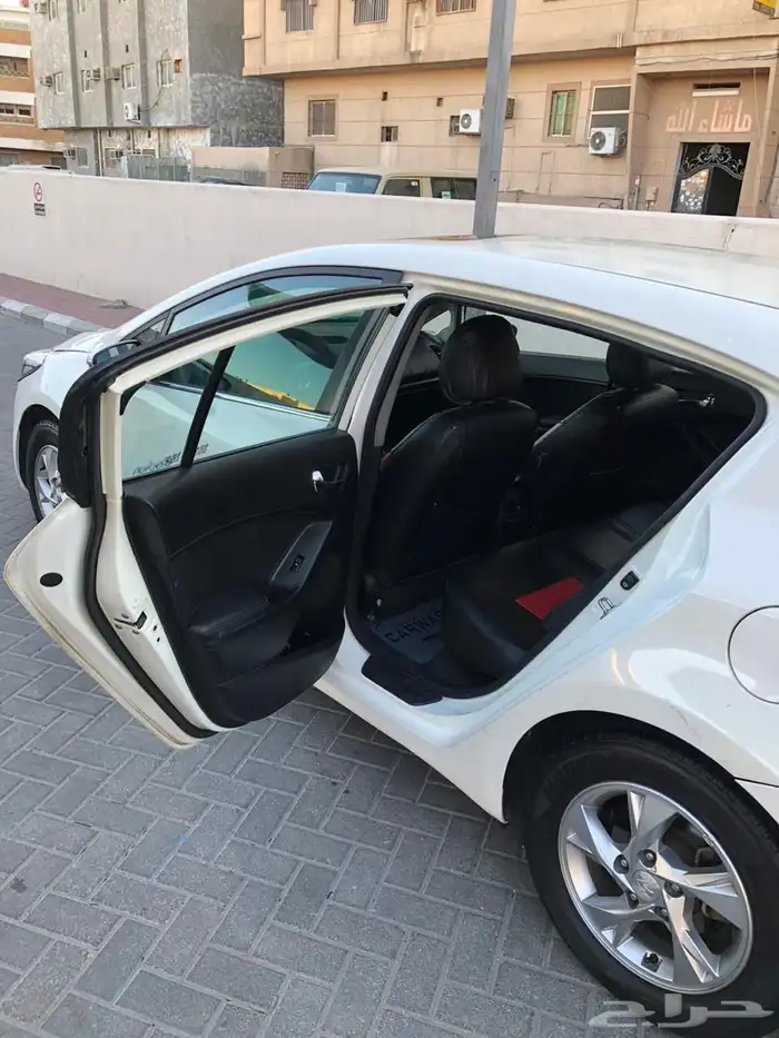 كيا سيراتو موديل 2014 هاتشباك كامله 16