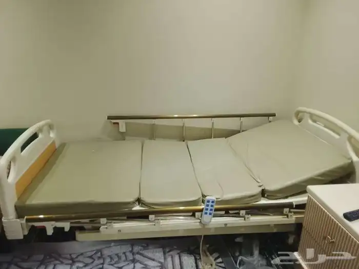للبيع سرير طبي كهربائي 0
