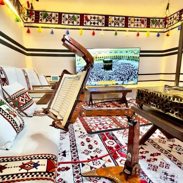 (حامل المصحف الكريم ) 9