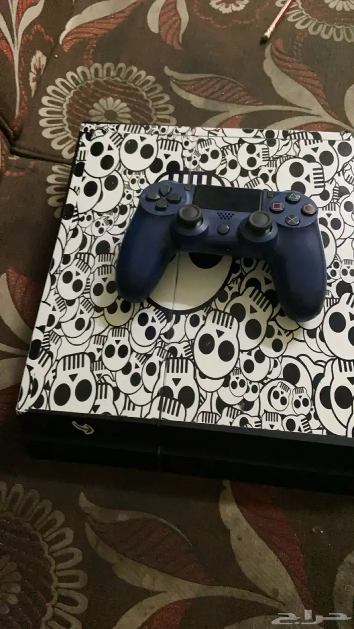 سوني فور مستمعل ولا مرا دخل صيانه المشكله وحده الشريط عالق 3