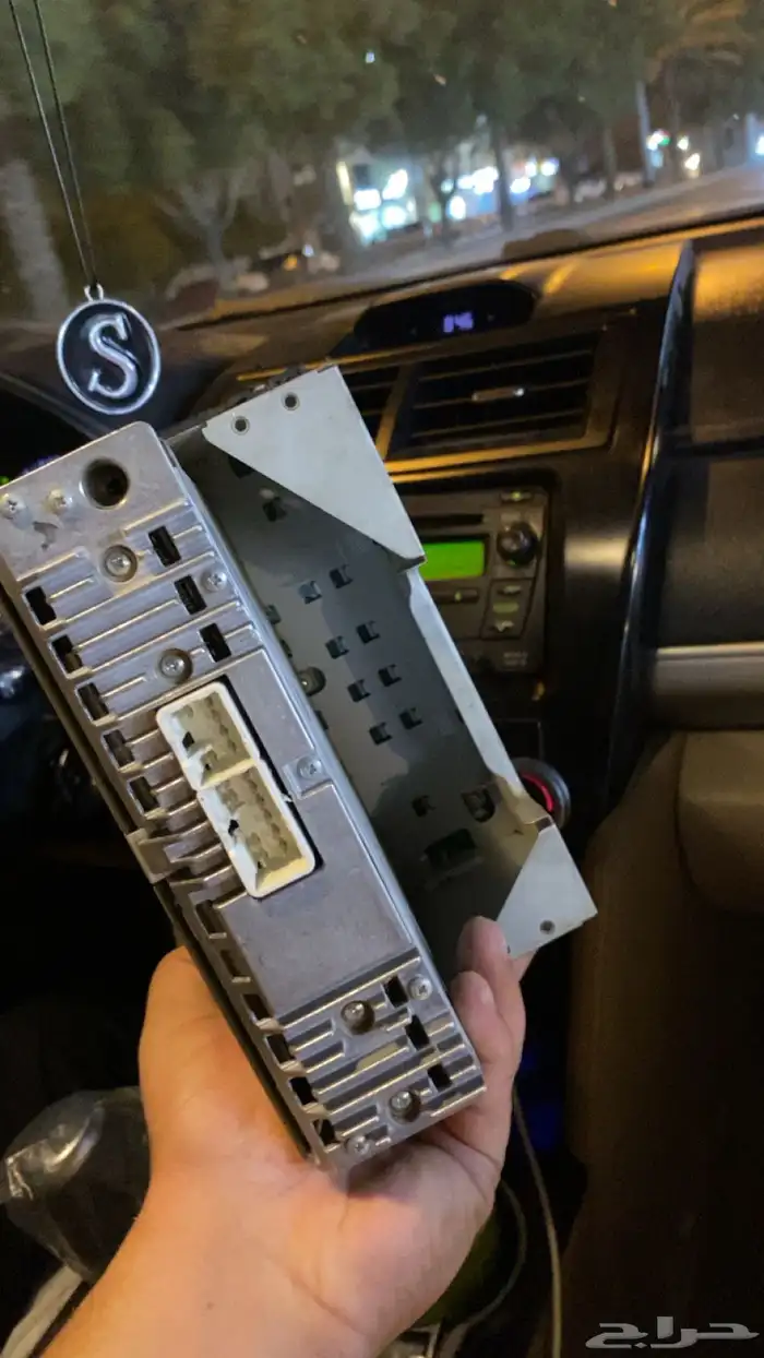 مسجل هايلكس من موديل 12 إلى 13 للبيع شرط يشتعل 2