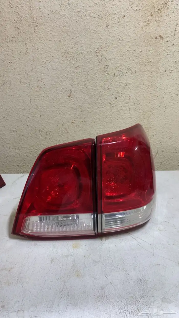 اسطبات لاند كروزر من 2008 وفوق خلفيه 0