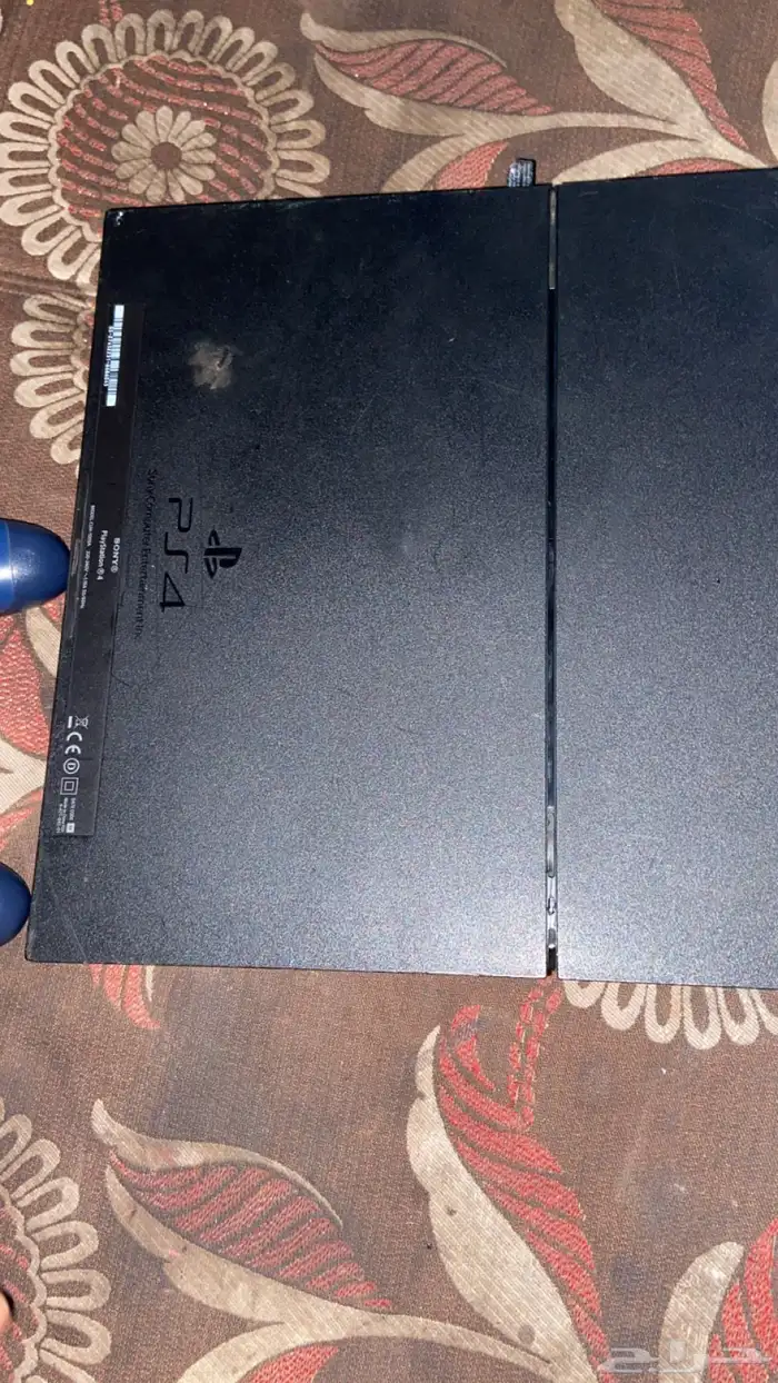 سوني فور مستمعل ولا مرا دخل صيانه المشكله وحده الشريط عالق 5