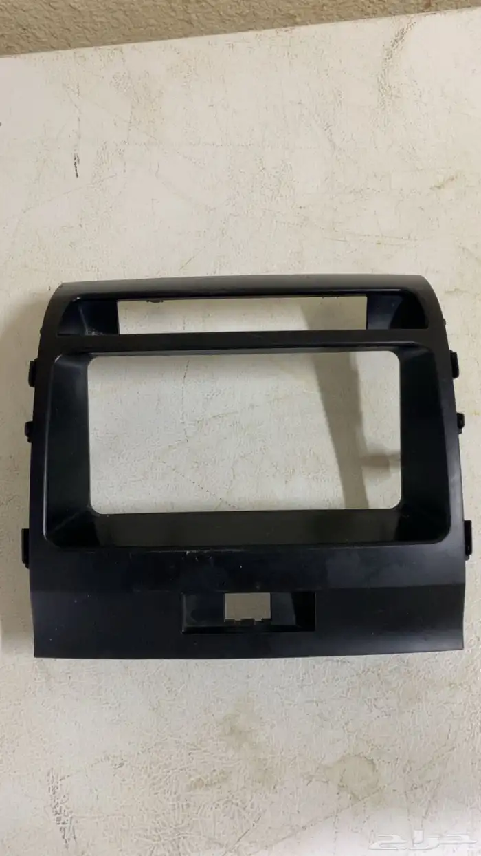 اسطبات لاند كروزر من 2008 وفوق خلفيه 8