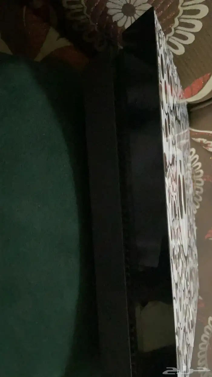 سوني فور مستمعل ولا مرا دخل صيانه المشكله وحده الشريط عالق 2