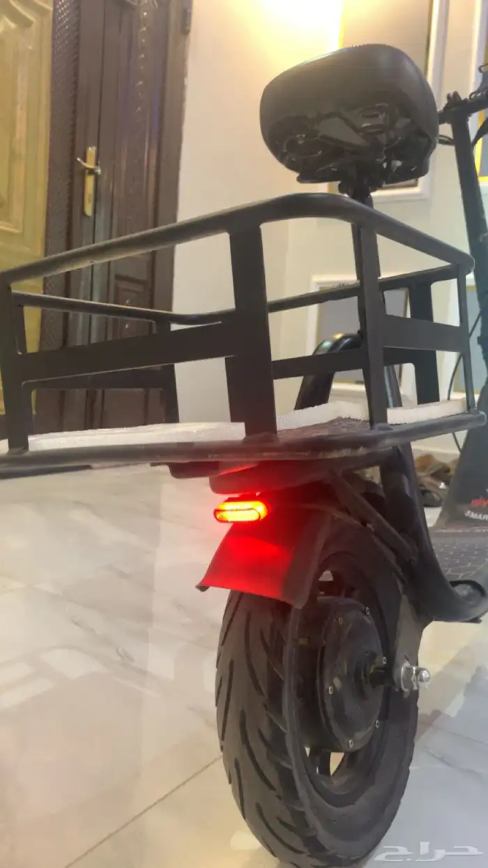 للبيع سكوتر شبه جديد 1