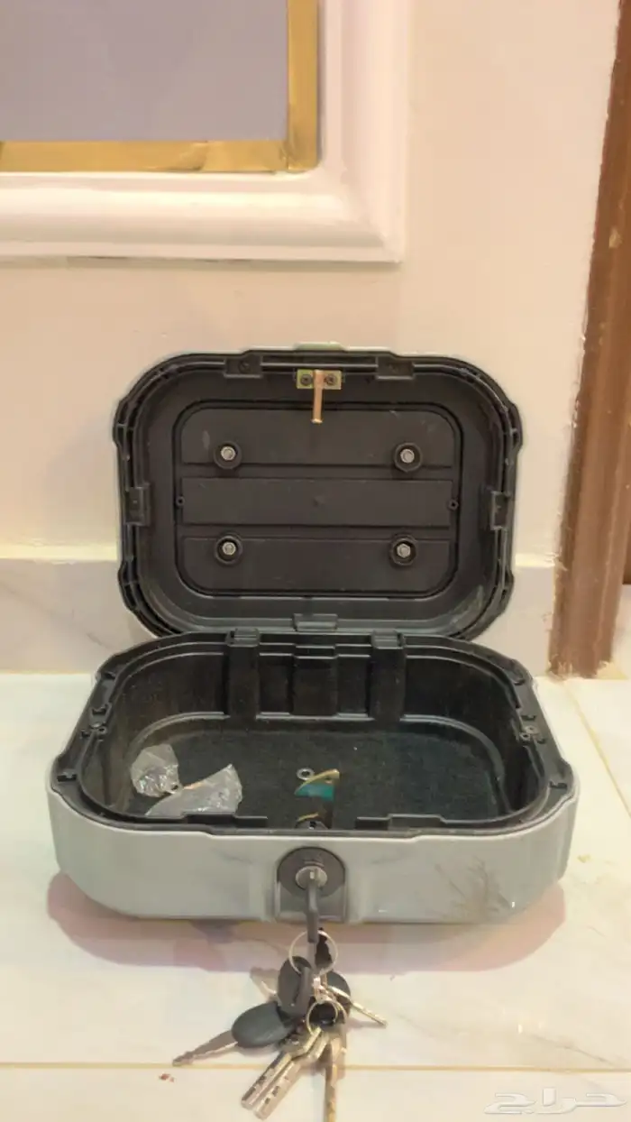 للبيع سكوتر شبه جديد 10