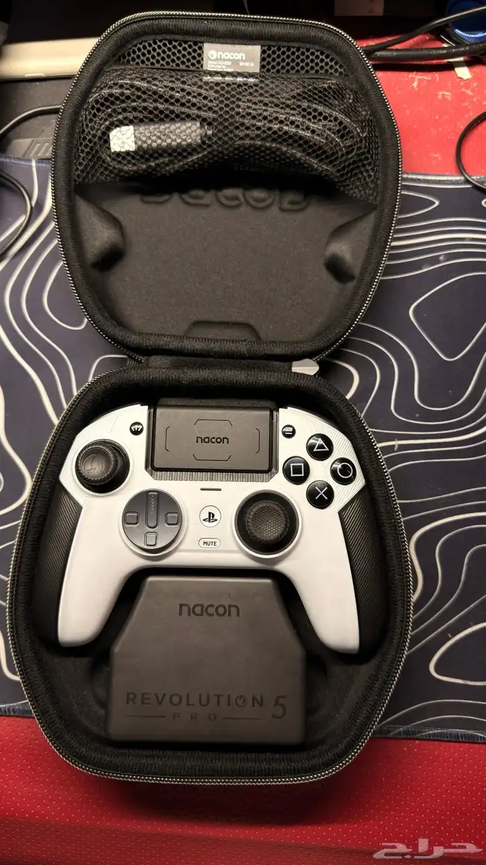 يد Nacon Revolution Pro 5 مستخدمة ونظيفة لل PS5 و PS4 0