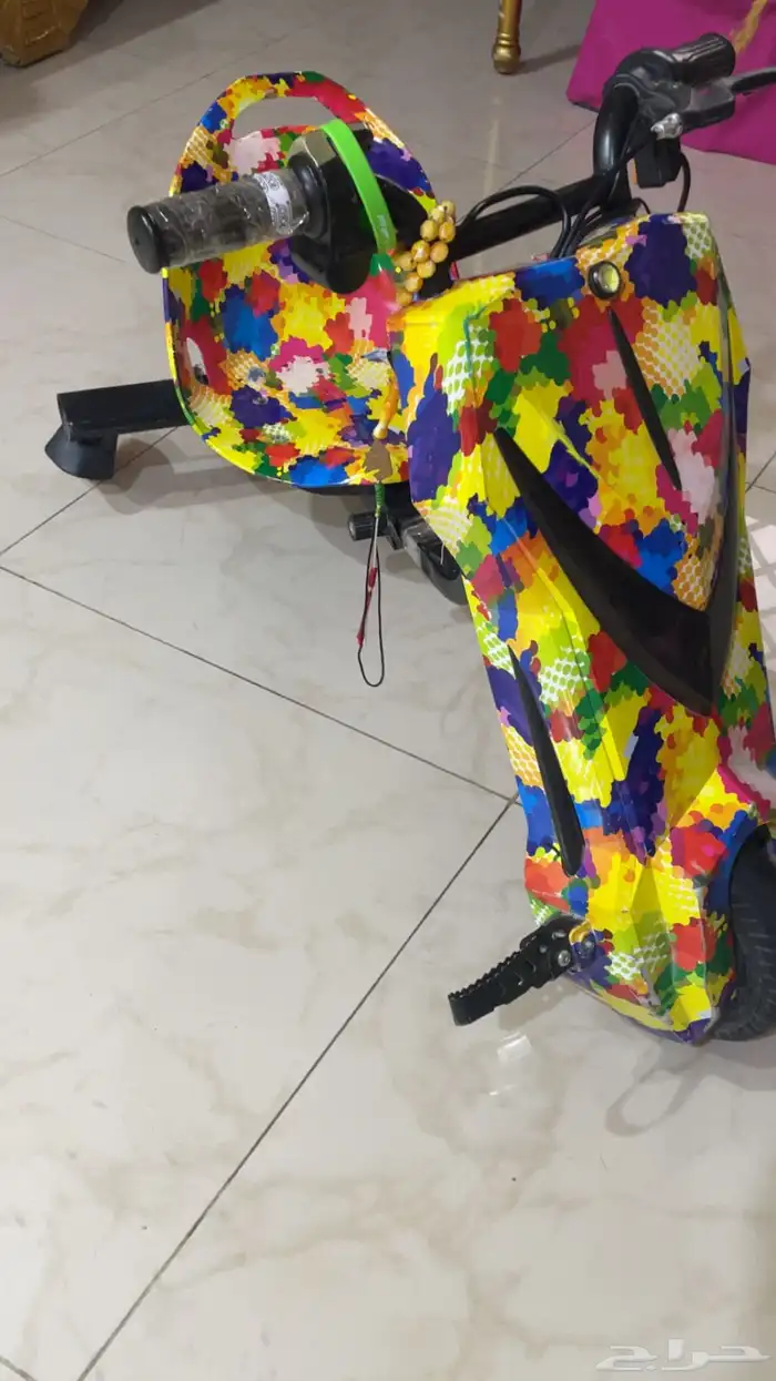 سكوتر استخدام 5 اشهر لون ملون و كهربائي مع شاحنه ب 250 3