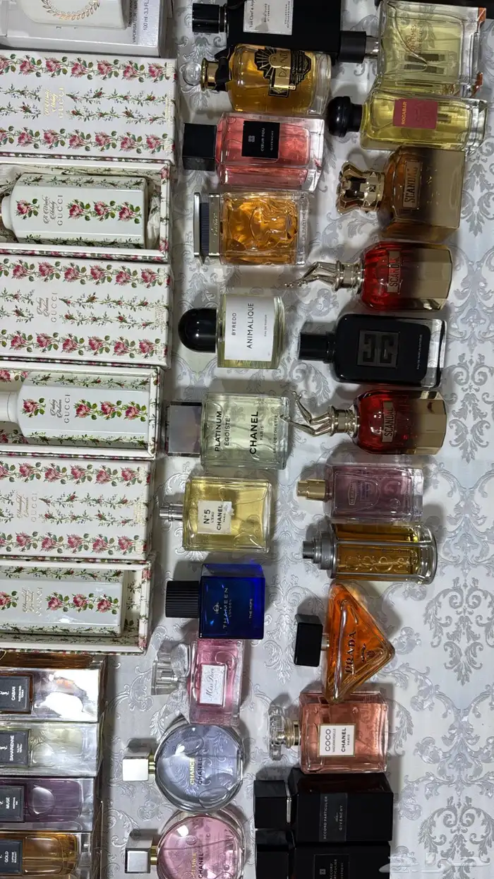 عطور اصليه ماركات بكراتين وبعضها بدون كراتين بربع القيمه 22
