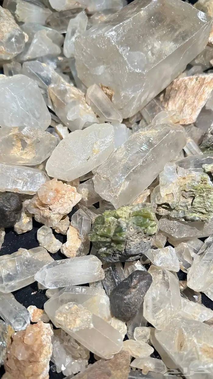 احجار مستخرجه من تحت الارض 8