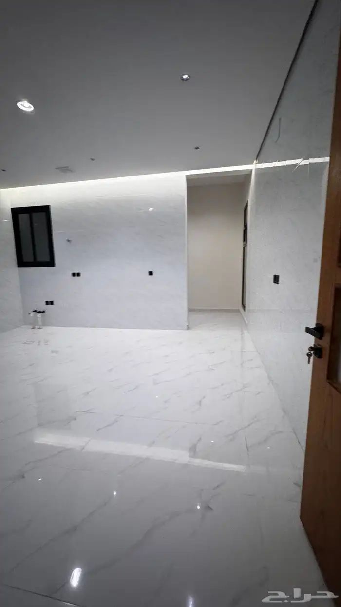 للبيع ادوار واسعه في حي فاخرية الجهيمه عنيزه 6