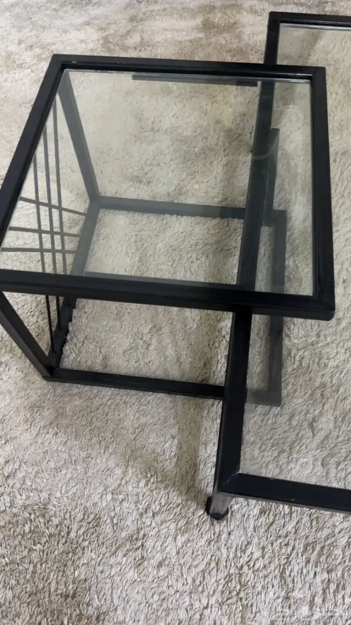 طاوله مع الخدمات حقتها نظيفه 2