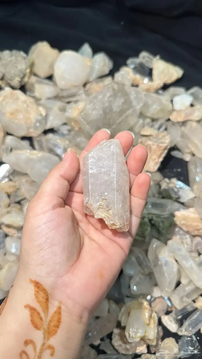 احجار مستخرجه من تحت الارض 15