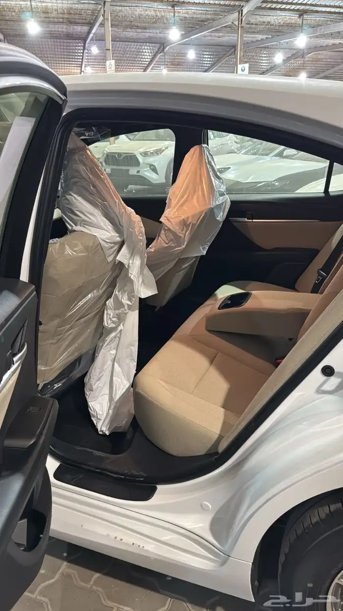 تويوتا كامري E ستاندر بنزين 2025 9