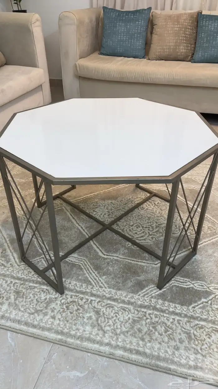 طاولة استقبال نظيفه وحلوه البيع 1