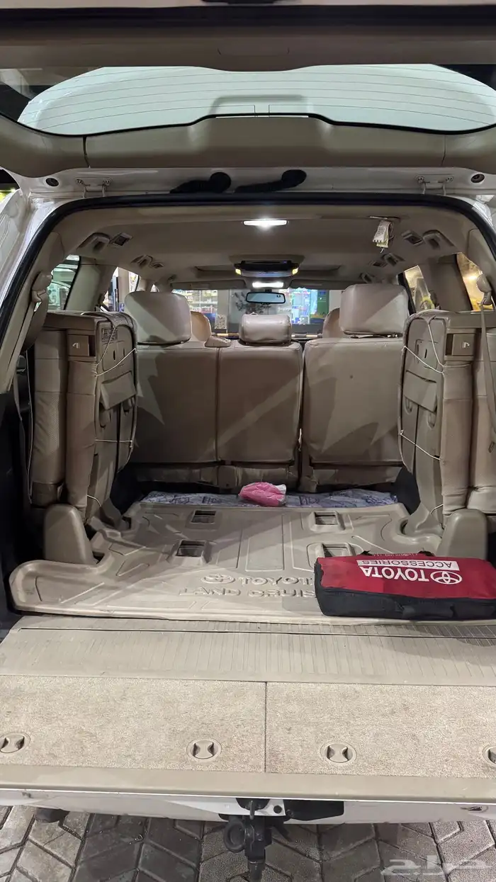 جيب لاند كرورزر 10