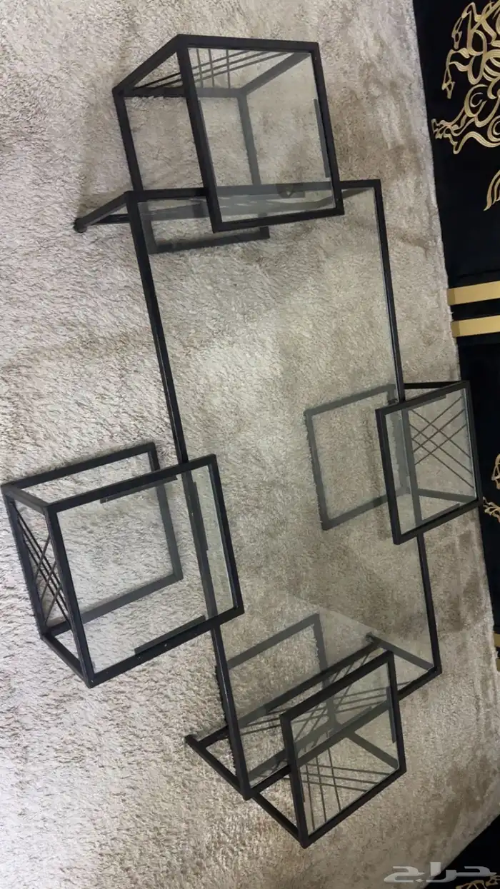 طاوله مع الخدمات حقتها نظيفه 0