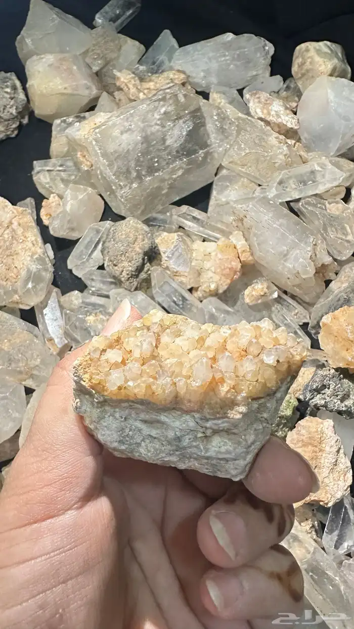 احجار مستخرجه من تحت الارض 29