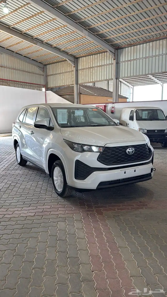 تويوتا انوفا فئة GL بنزين 2026 1