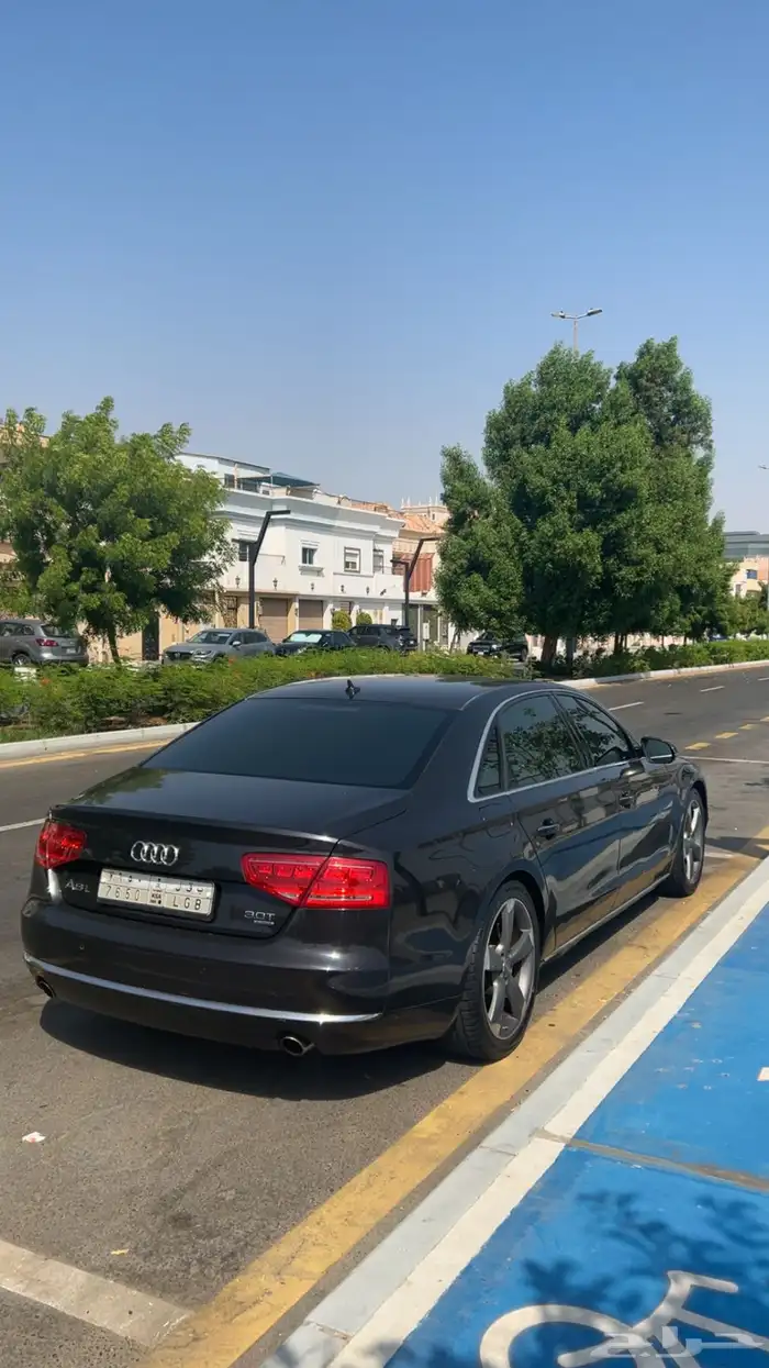 Audi A8L 1